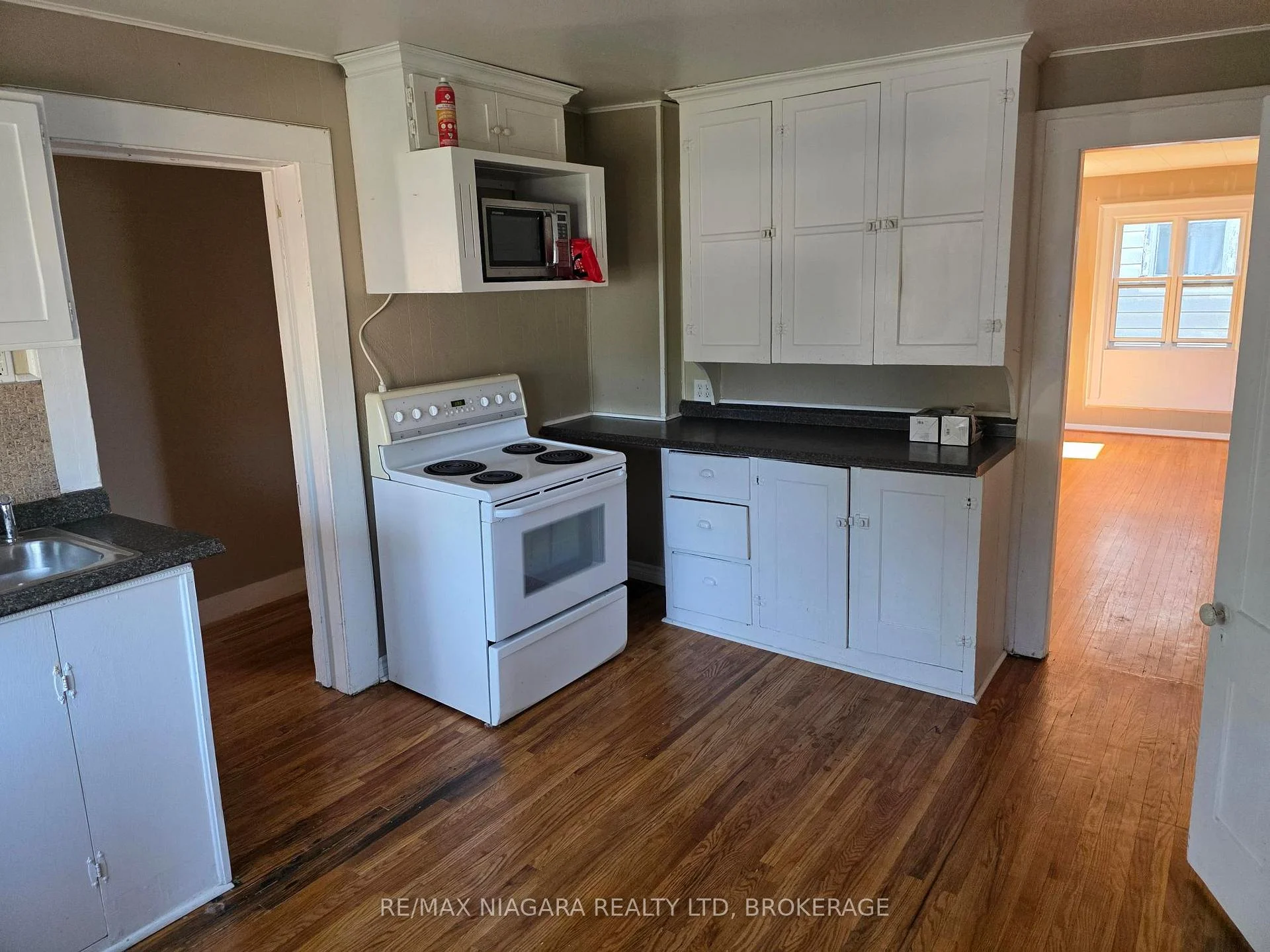 Photo 20 of 697 Niagara Boulevard, Fort Erie, Central — HOMEH