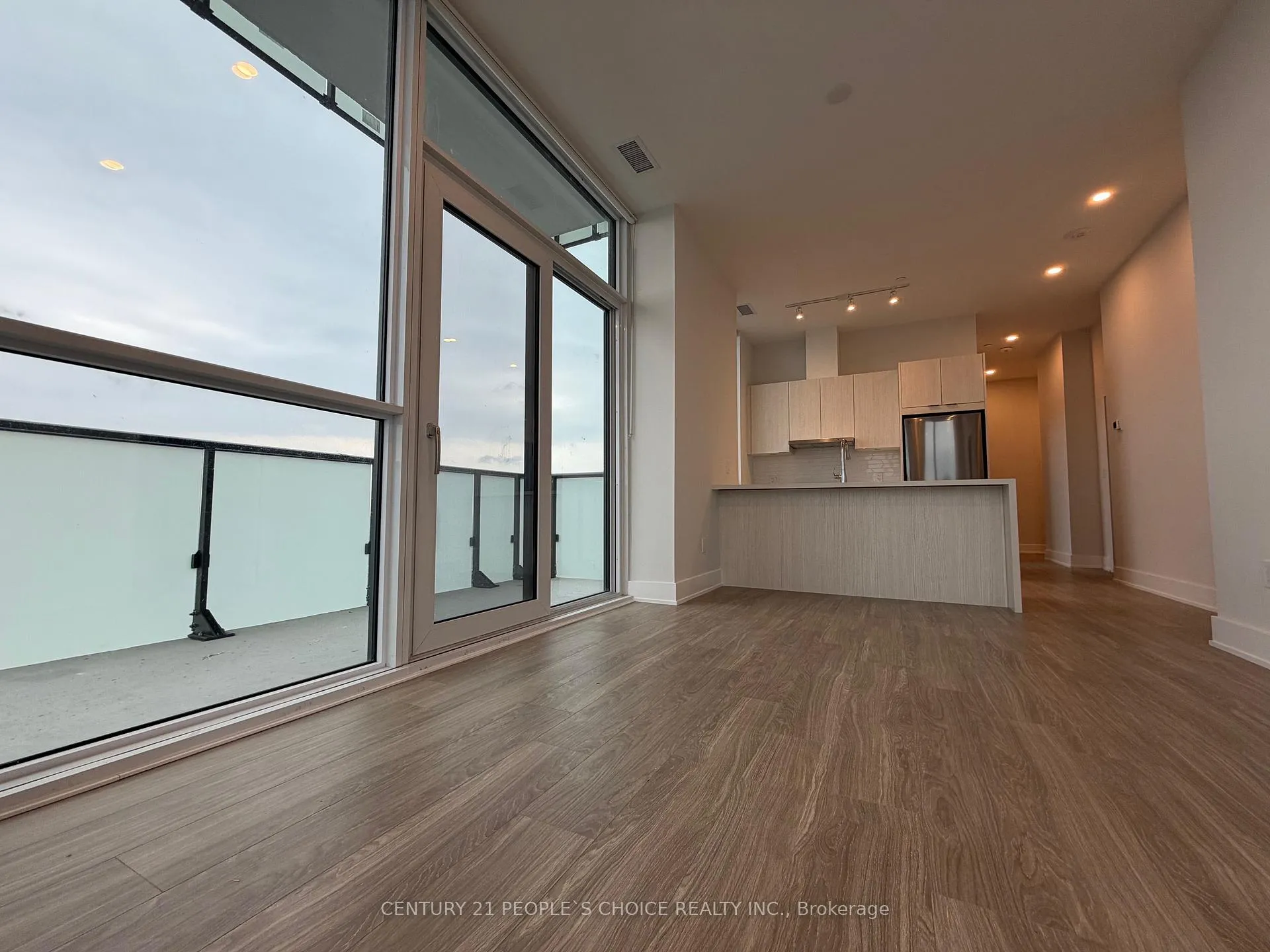 Photo 2 of Unit PH 05, 430 Square One Drive, Mississauga, City Centre — HOMEH