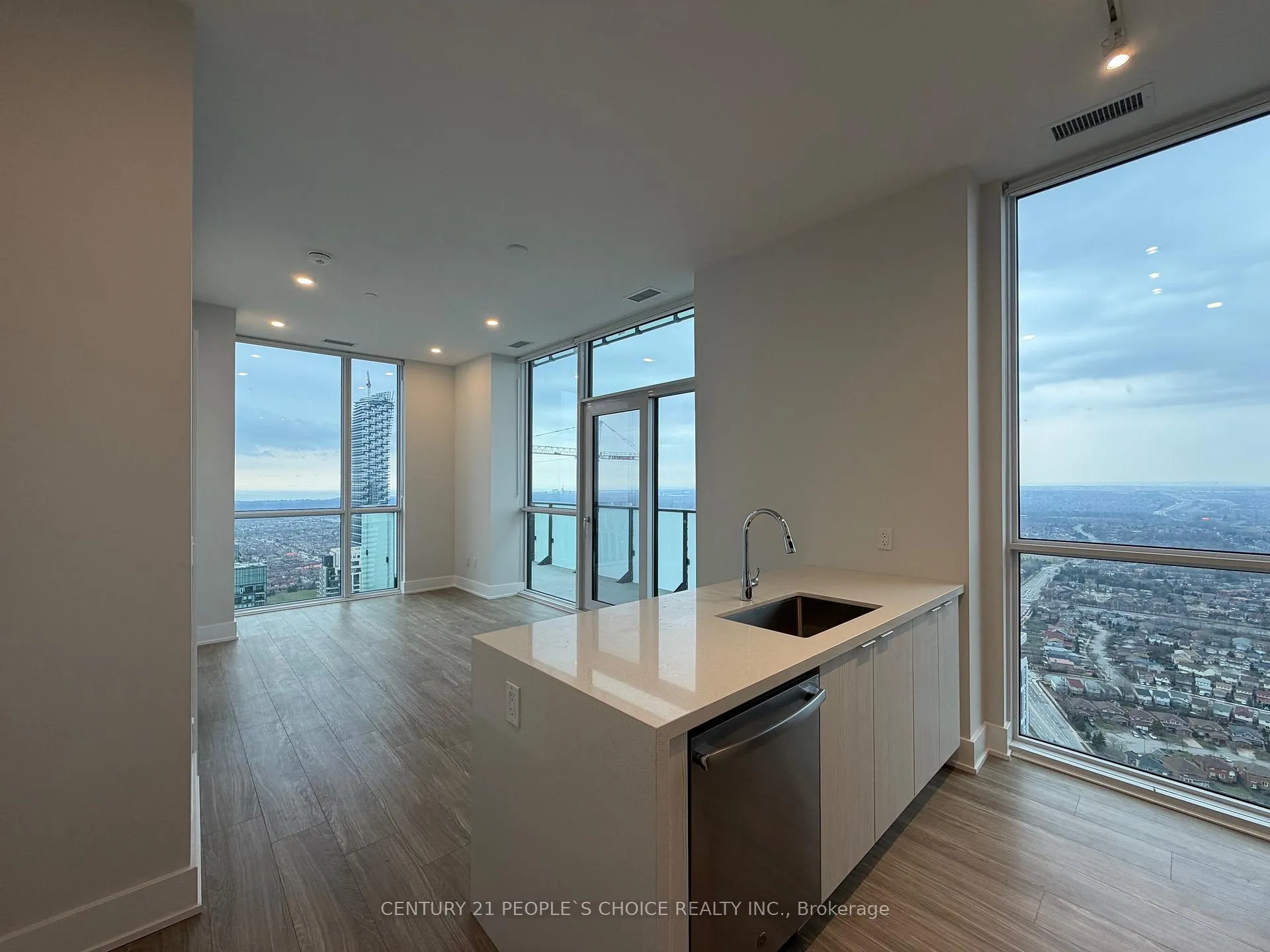 Photo 6 of Unit PH 05, 430 Square One Drive, Mississauga, City Centre — HOMEH