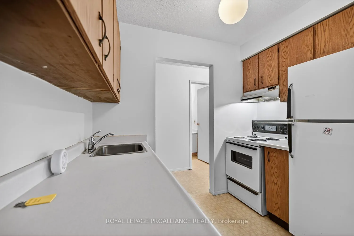 Photo 6 of Unit 2, 825 Macodrum Drive, Brockville — HOMEH