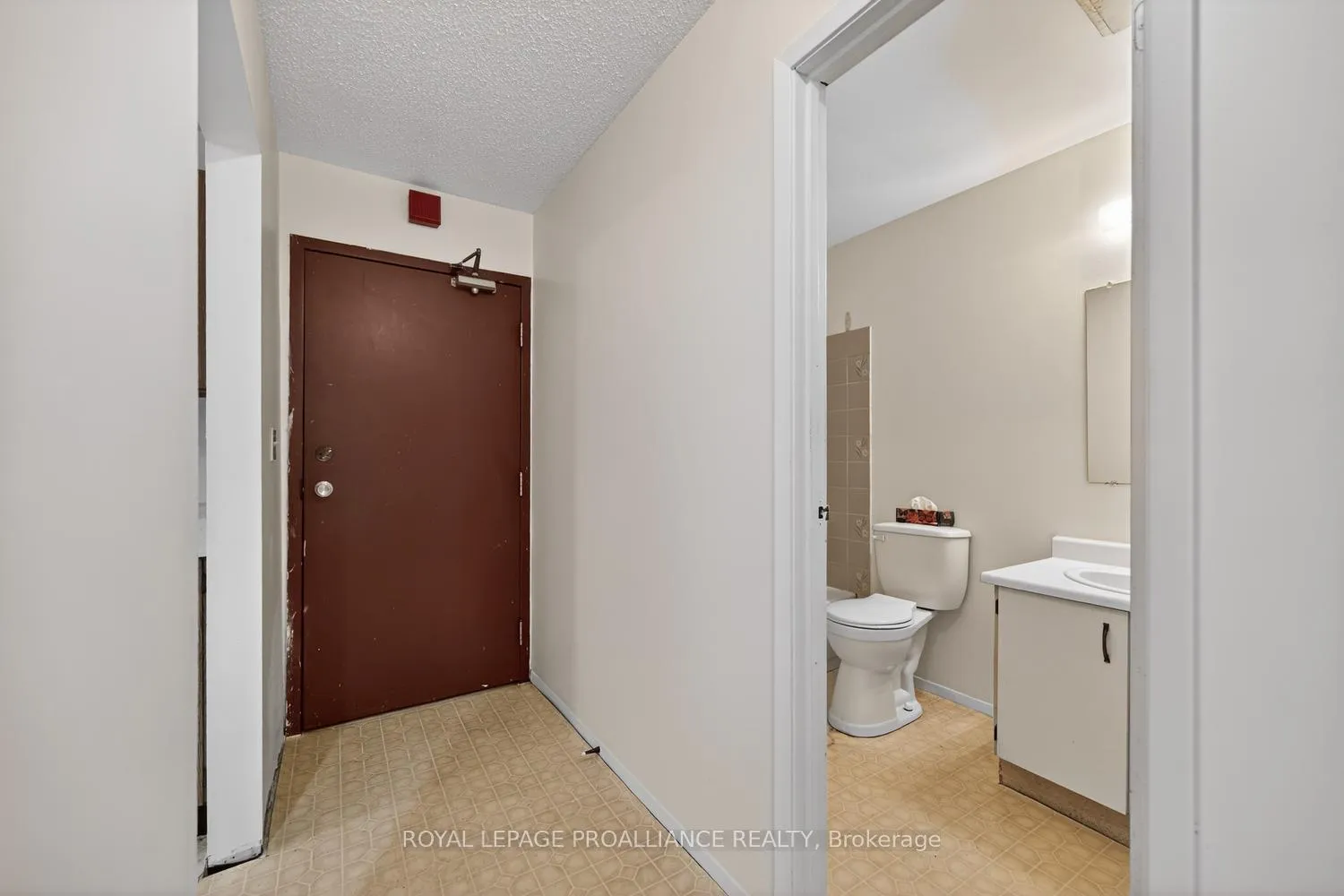 Photo 19 of Unit 2, 825 Macodrum Drive, Brockville — HOMEH