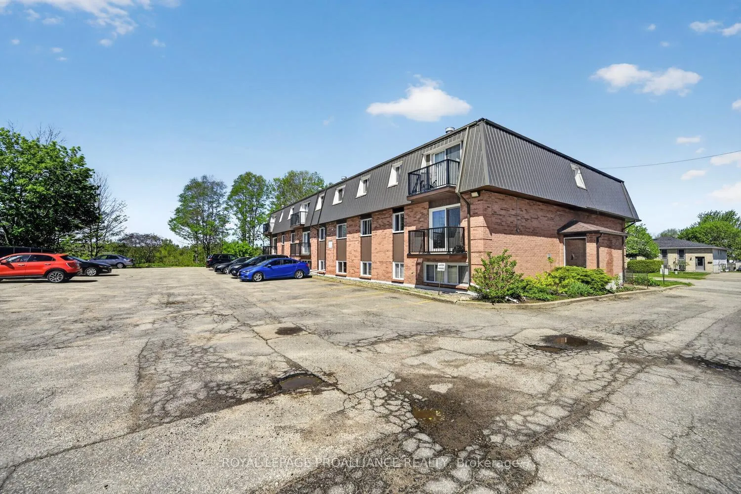 Photo 21 of Unit 2, 825 Macodrum Drive, Brockville — HOMEH