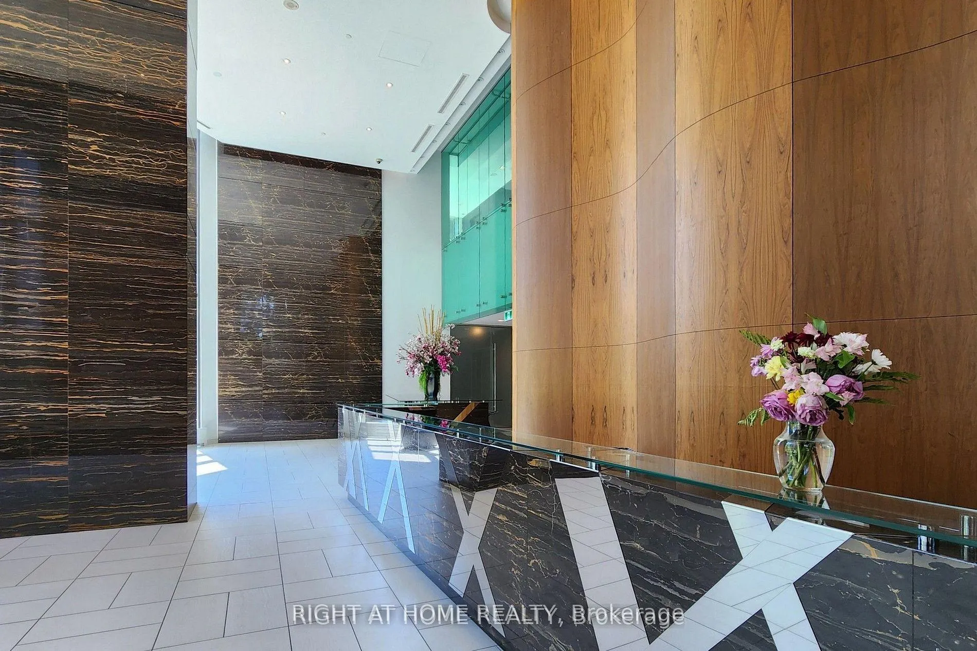 Photo 7 of Unit 4309, 21 Iceboat Terrace, Toronto, Waterfront Communities — HOMEH