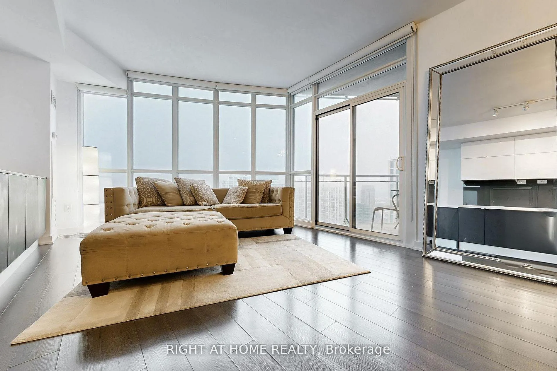 Photo 14 of Unit 4309, 21 Iceboat Terrace, Toronto, Waterfront Communities — HOMEH
