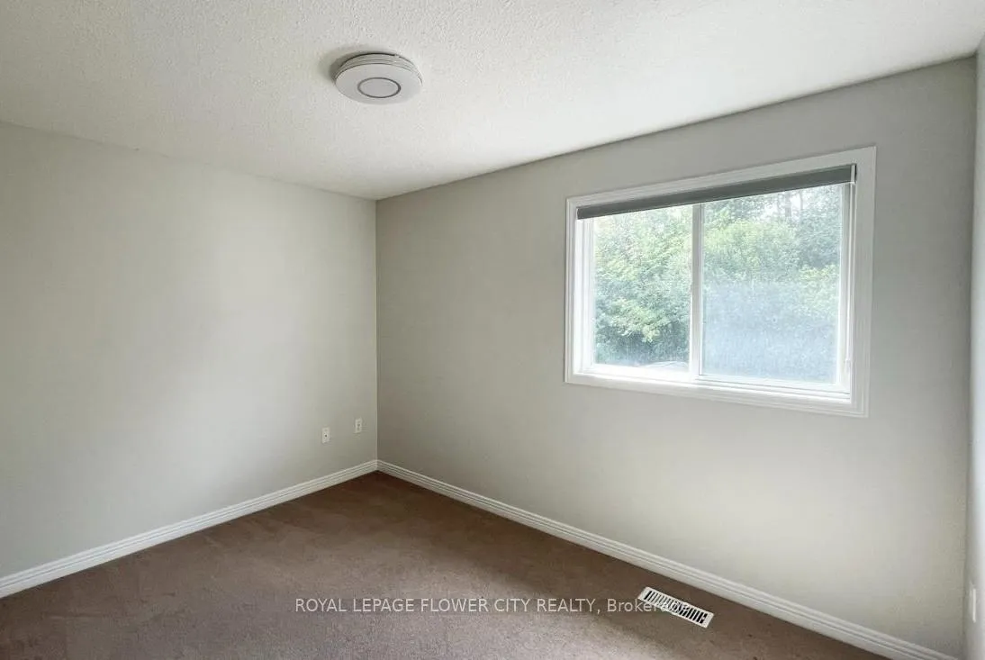 Photo 2 of 120 Rush Meadow Street, Kitchener — HOMEH