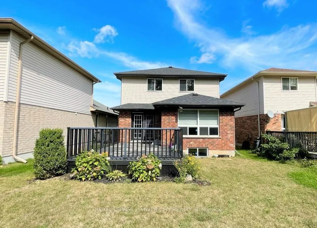 Photo 11 of 120 Rush Meadow Street, Kitchener — HOMEH
