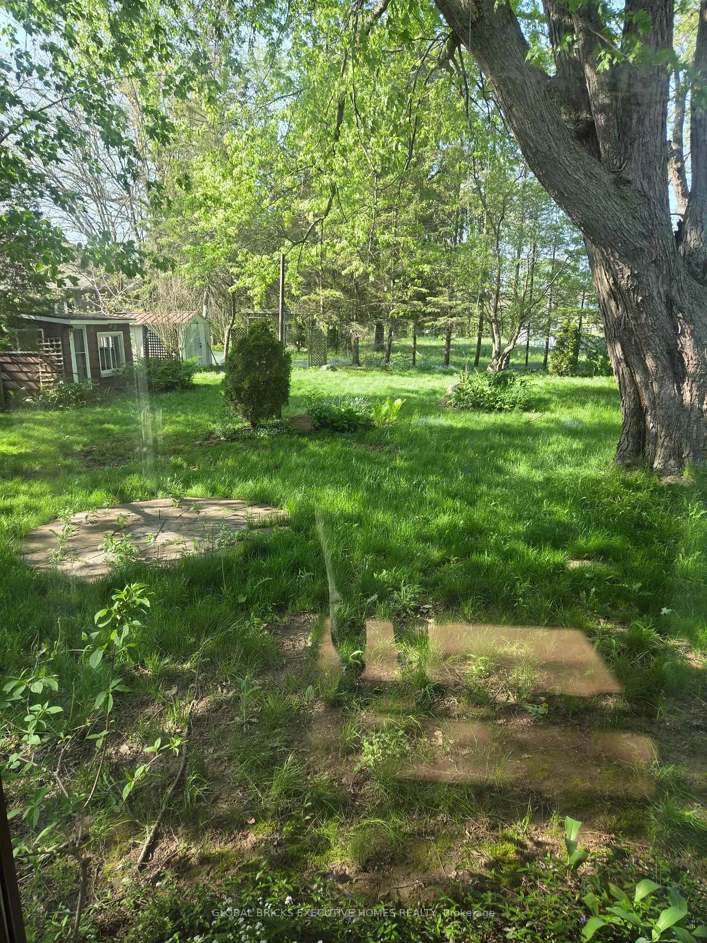 Photo 4 of 522 Woodlawn Road, Welland, N. Welland — HOMEH