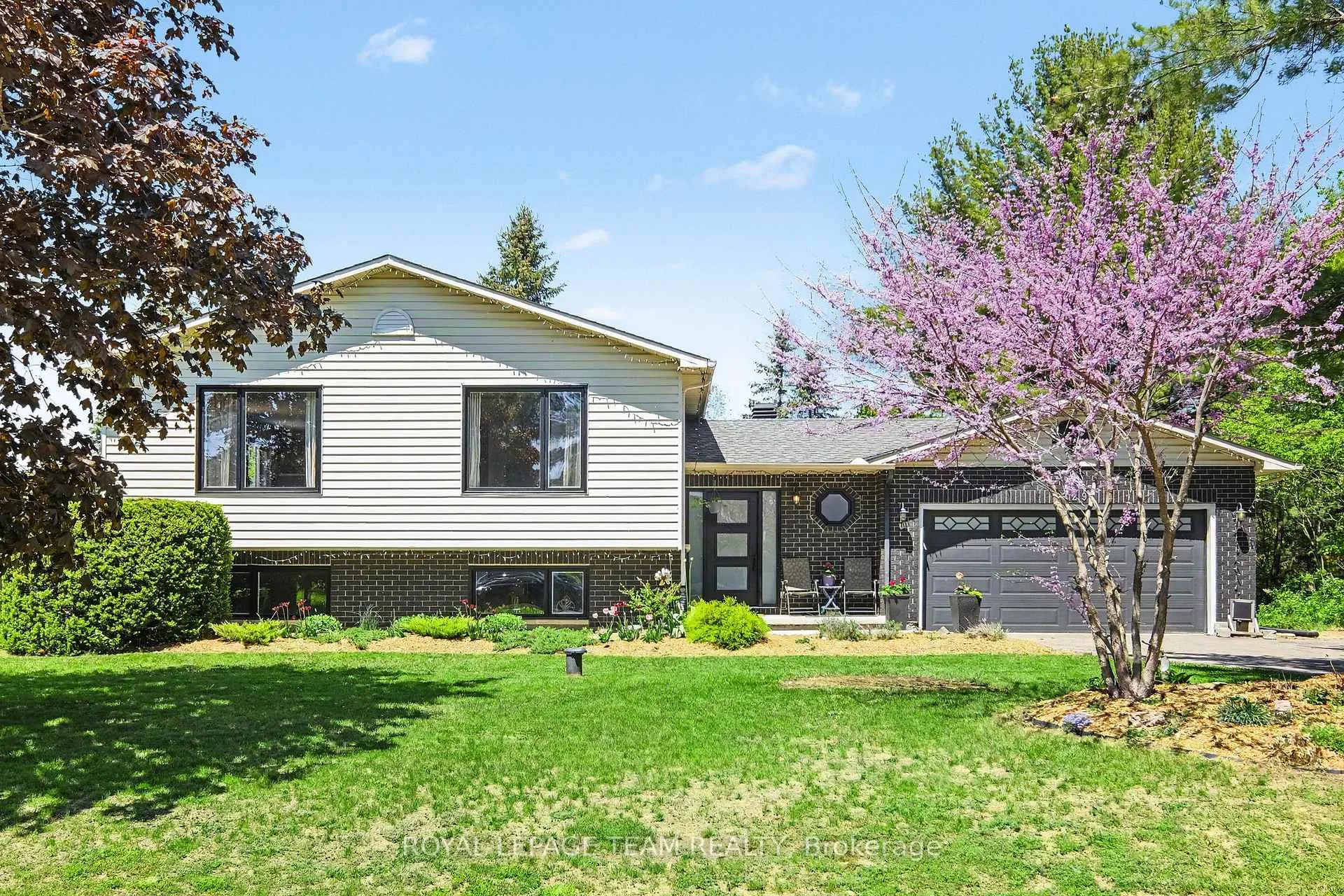 Photo 1 of 3229 Wild Cherry Drive, Ottawa, Osgoode — HOMEH