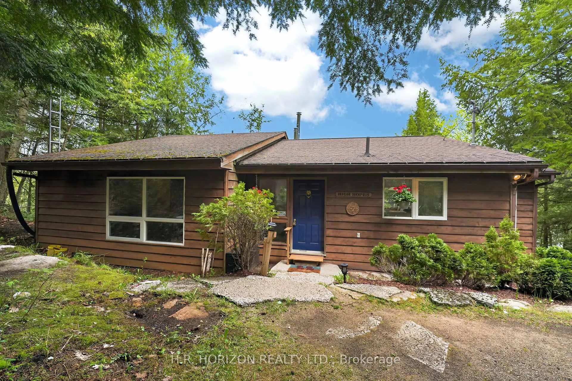 Photo 2 of 1029 Starlight Road, Minden Hills, Lutterworth — HOMEH