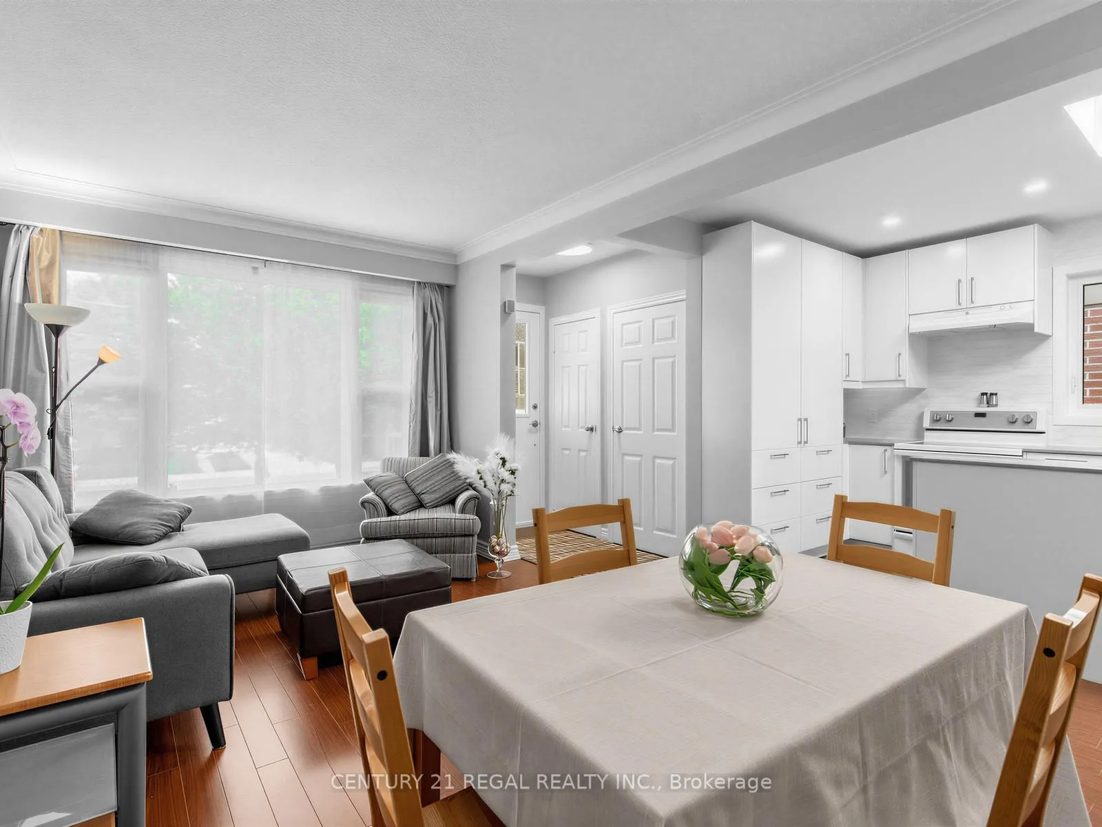 Photo 11 of 9 Craiglee Drive, Scarborough, Birchcliffe-Cliffside — HOMEH