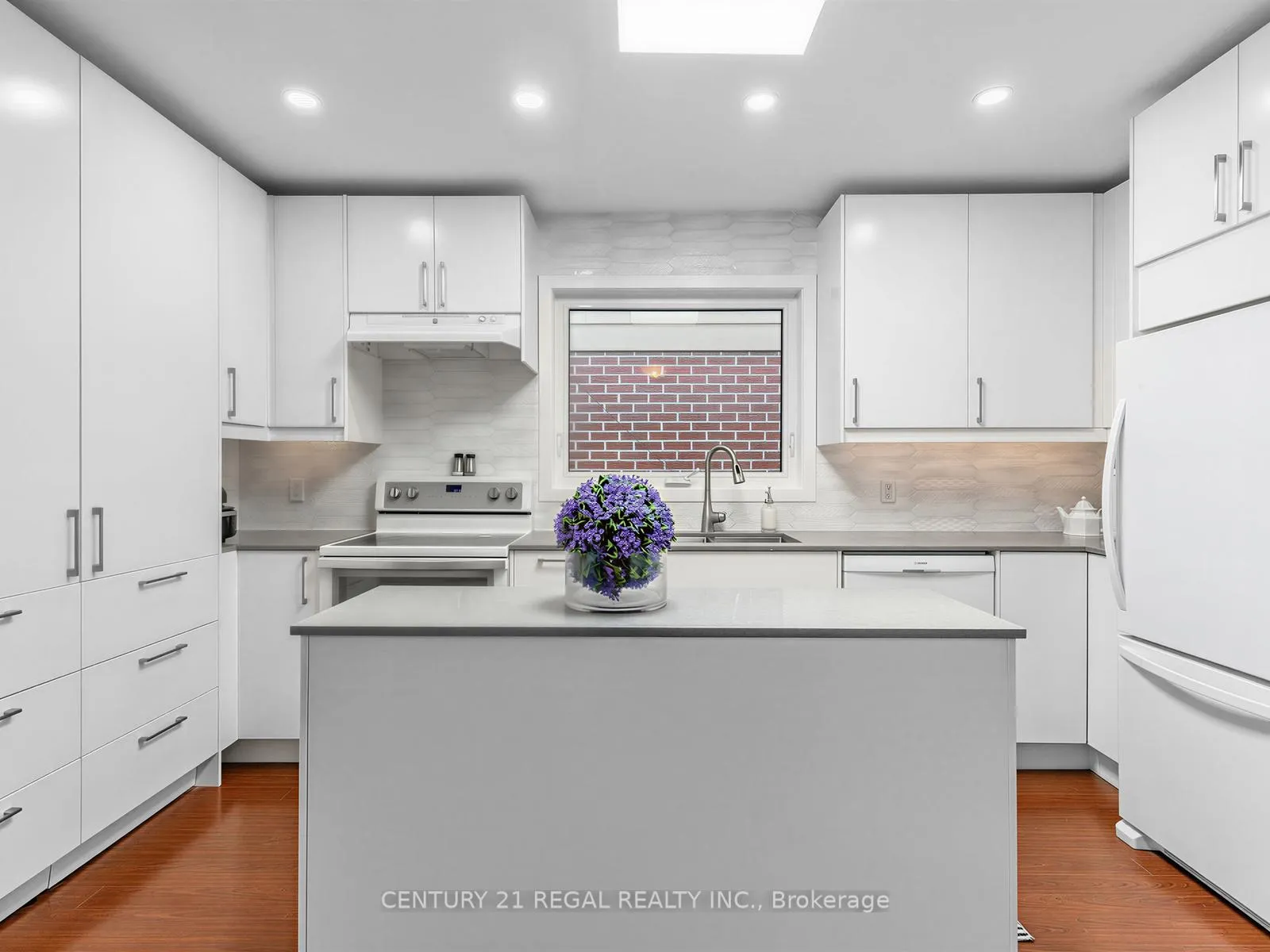 Photo 13 of 9 Craiglee Drive, Scarborough, Birchcliffe-Cliffside — HOMEH