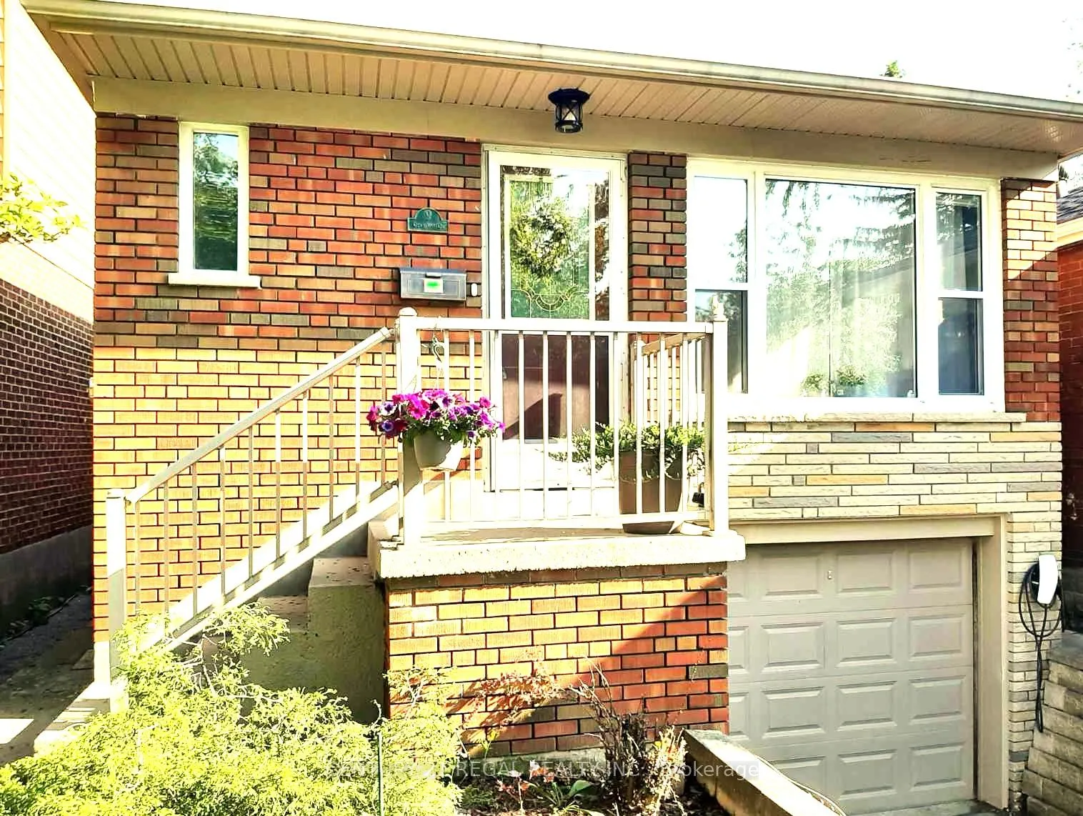 Photo 1 of 9 Craiglee Drive, Scarborough, Birchcliffe-Cliffside — HOMEH