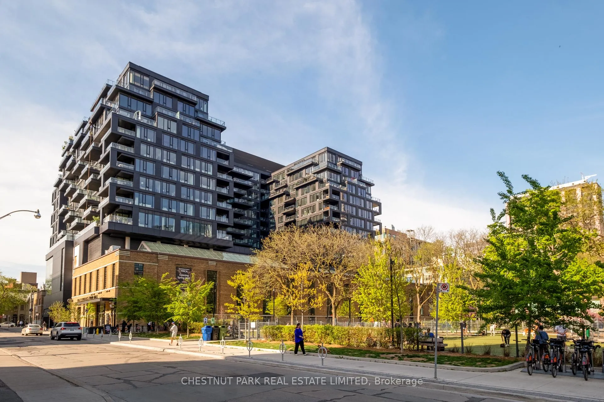 Front of Unit 926, 505 Richmond Street
