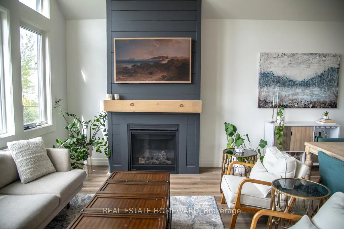Photo 2 of 25 Vista Crescent, Quinte West, Murray Ward — HOMEH