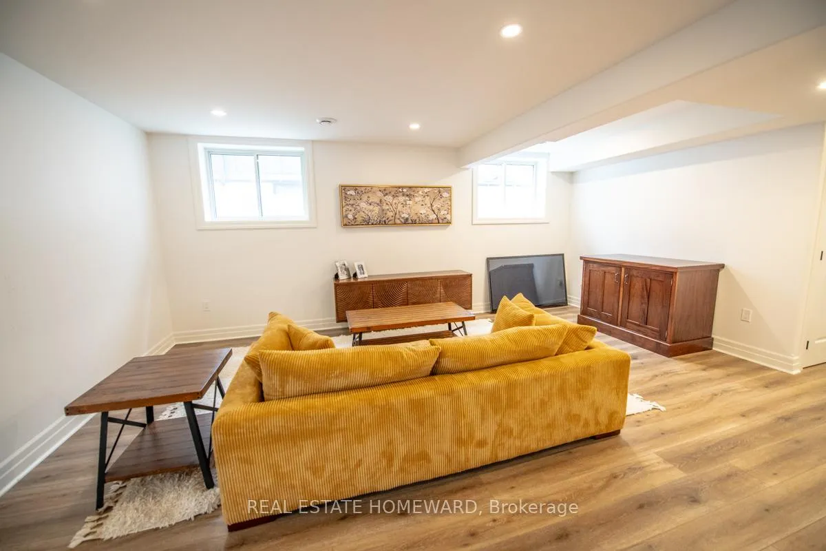 Photo 16 of 25 Vista Crescent, Quinte West, Murray Ward — HOMEH