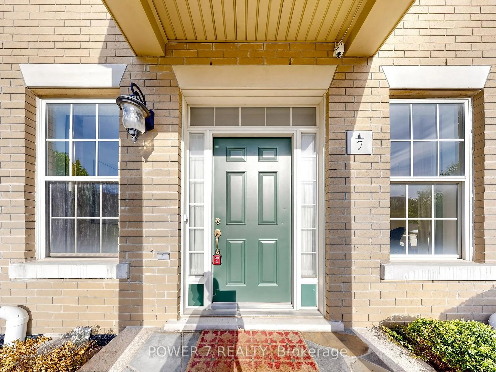 Photo 2 of 7 Bembridge Drive, Markham, Cathedraltown — HOMEH