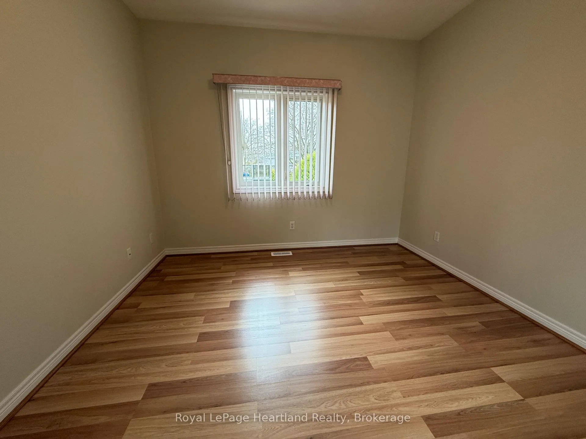 Photo 9 of 260 Martha Street, Goderich, Goderich (Town) — HOMEH