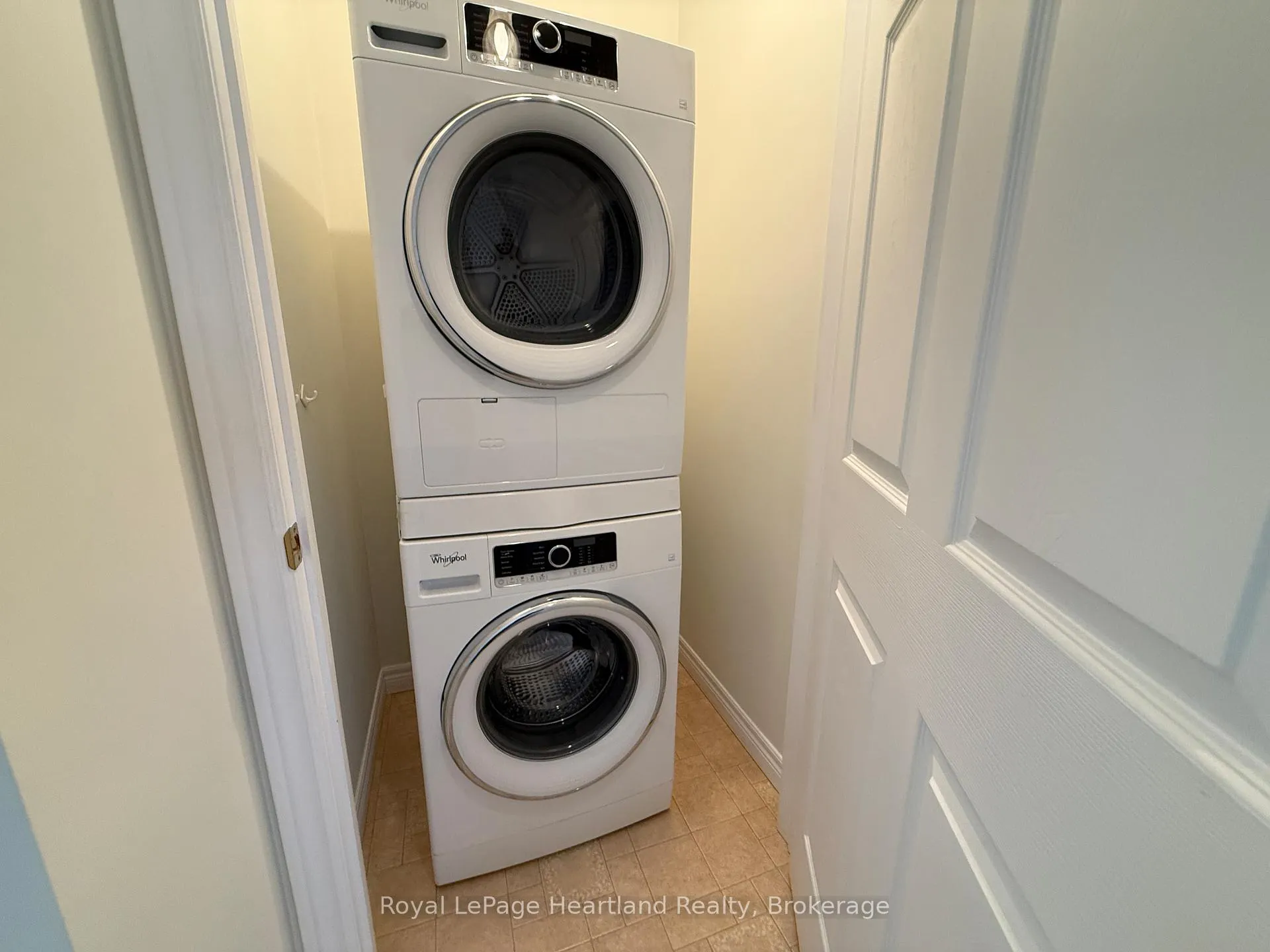 Photo 11 of 260 Martha Street, Goderich, Goderich (Town) — HOMEH