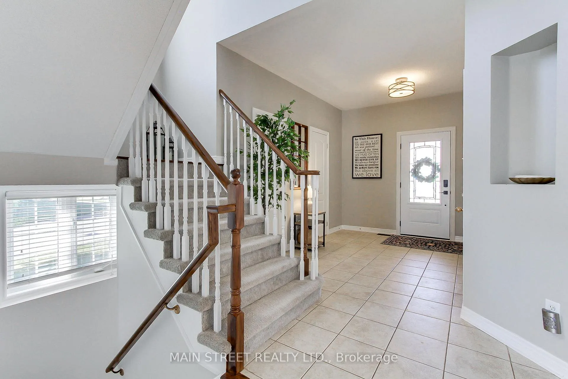 Photo 8 of 123 Laurendale Avenue, Georgina, Keswick South — HOMEH