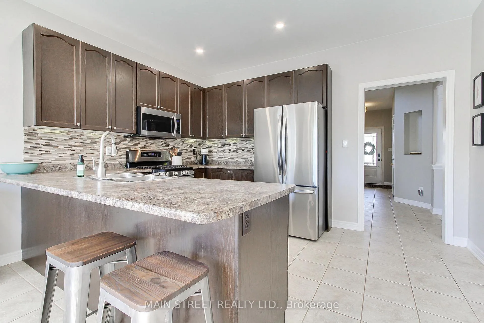 Photo 19 of 123 Laurendale Avenue, Georgina, Keswick South — HOMEH