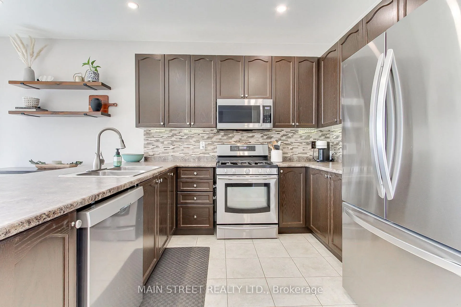 Photo 20 of 123 Laurendale Avenue, Georgina, Keswick South — HOMEH