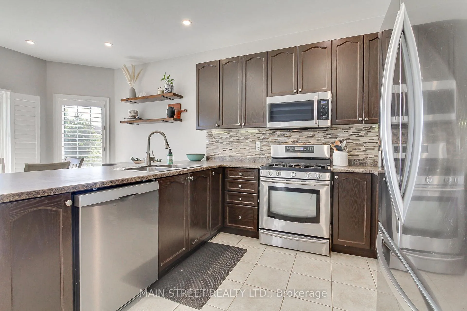 Photo 21 of 123 Laurendale Avenue, Georgina, Keswick South — HOMEH