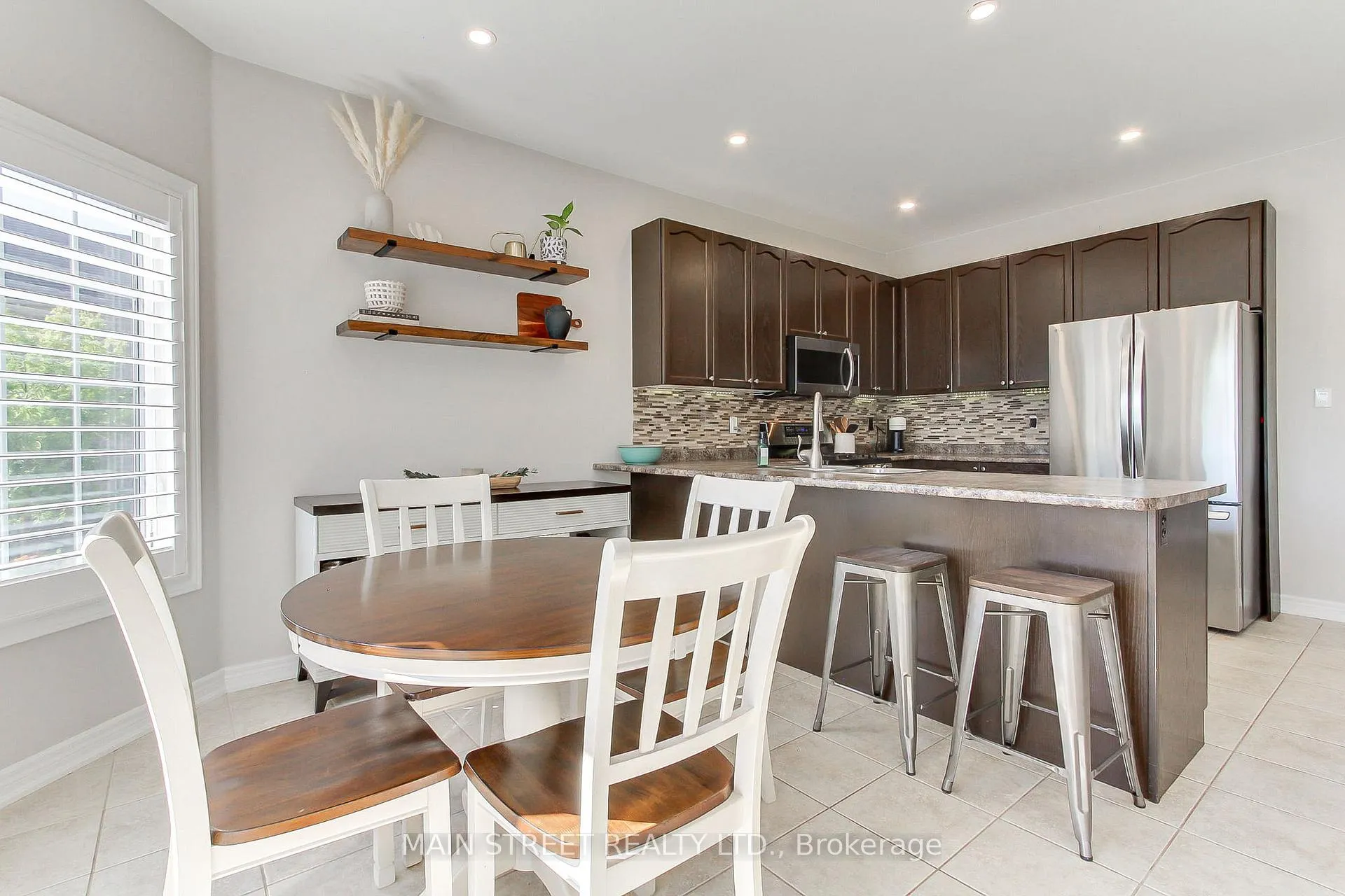 Photo 22 of 123 Laurendale Avenue, Georgina, Keswick South — HOMEH