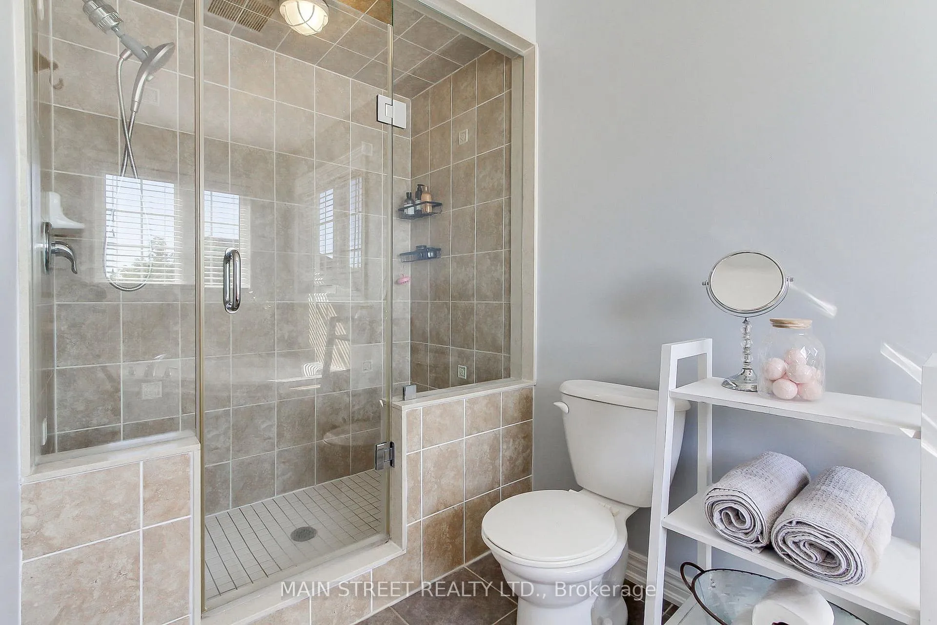 Photo 32 of 123 Laurendale Avenue, Georgina, Keswick South — HOMEH