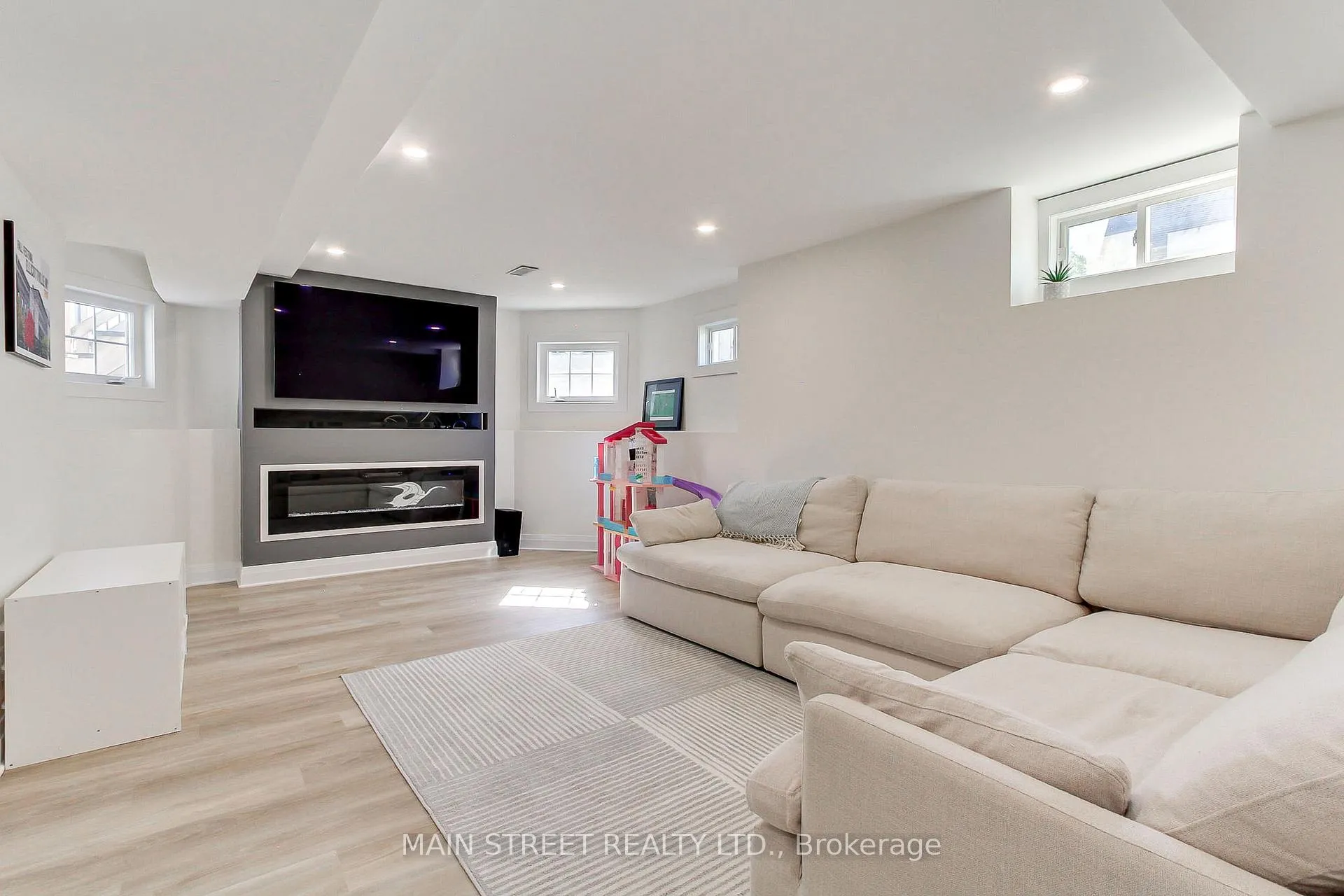 Photo 39 of 123 Laurendale Avenue, Georgina, Keswick South — HOMEH