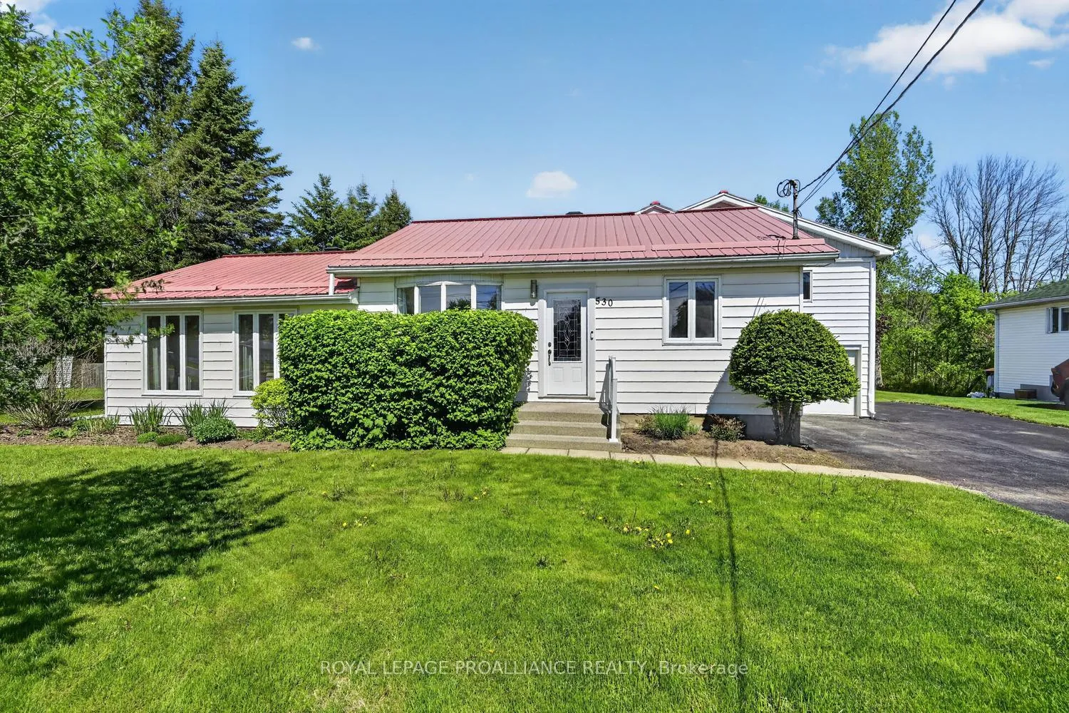 Photo 1 of 530 Gill Street N, Edwardsburgh/Cardinal, Town of Cardinal — HOMEH
