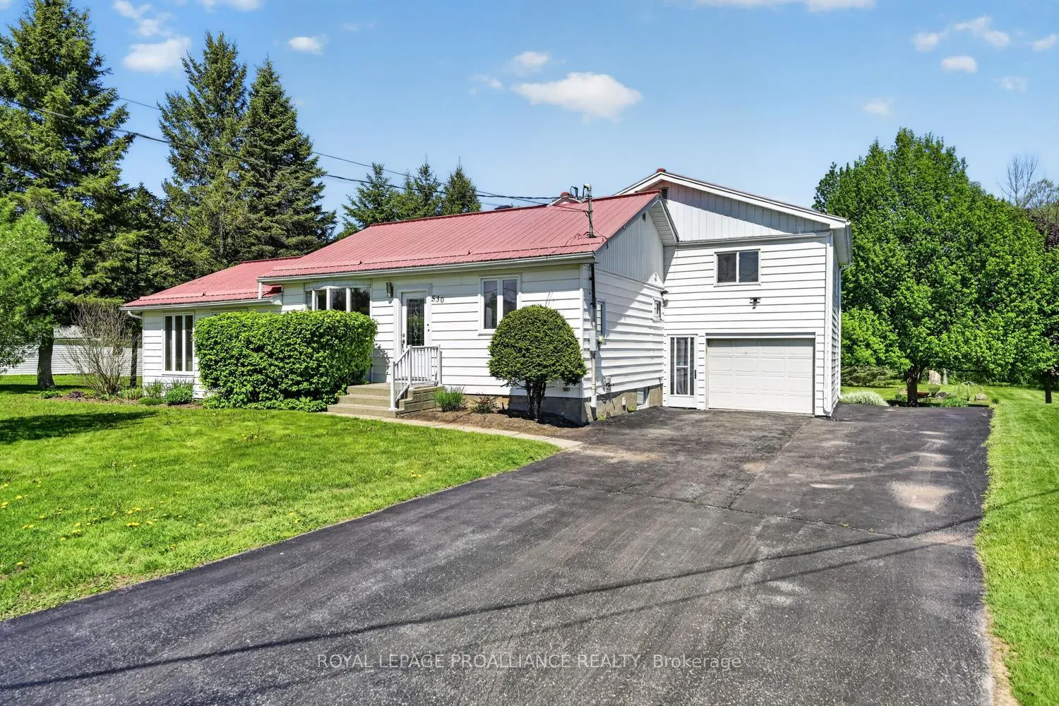 Photo 2 of 530 Gill Street N, Edwardsburgh/Cardinal, Town of Cardinal — HOMEH