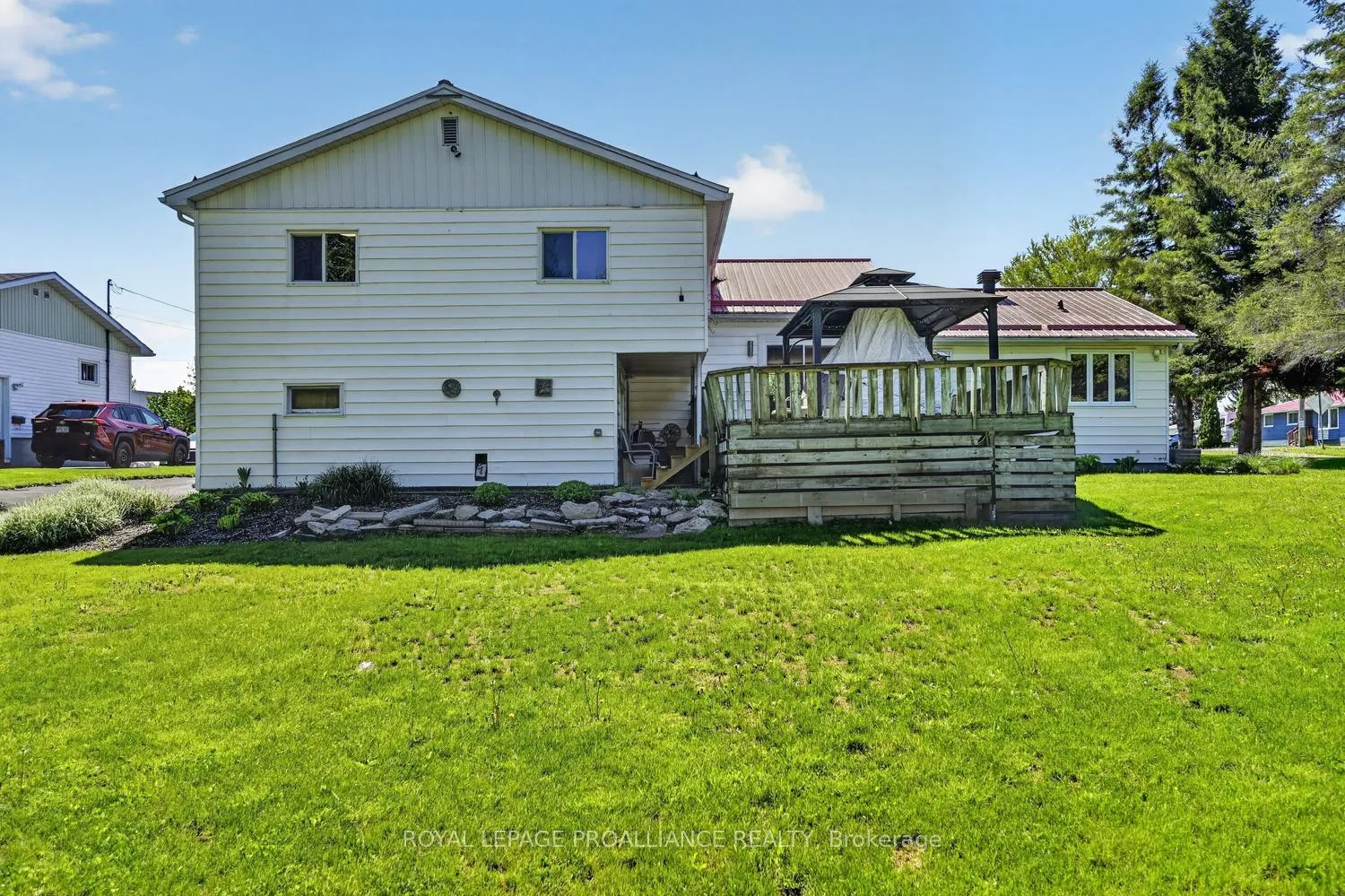 Photo 6 of 530 Gill Street N, Edwardsburgh/Cardinal, Town of Cardinal — HOMEH