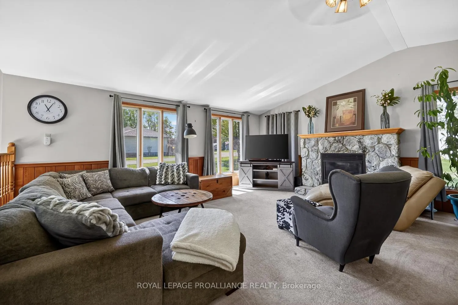 Photo 13 of 530 Gill Street N, Edwardsburgh/Cardinal, Town of Cardinal — HOMEH