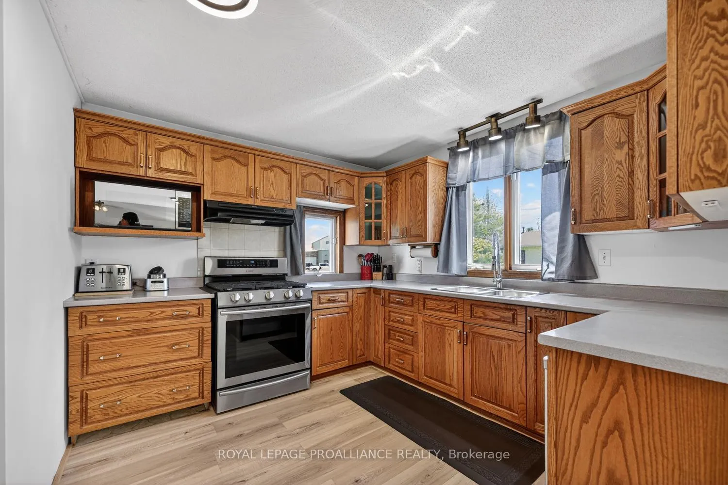Photo 14 of 530 Gill Street N, Edwardsburgh/Cardinal, Town of Cardinal — HOMEH