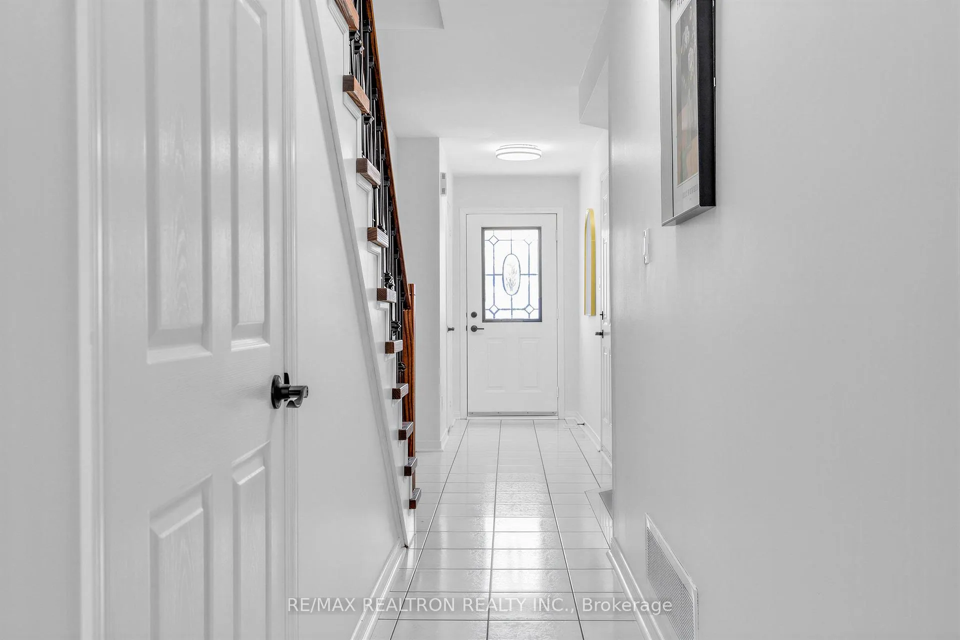 Photo 12 of 664 Sunbird Trail, Pickering, Amberlea — HOMEH