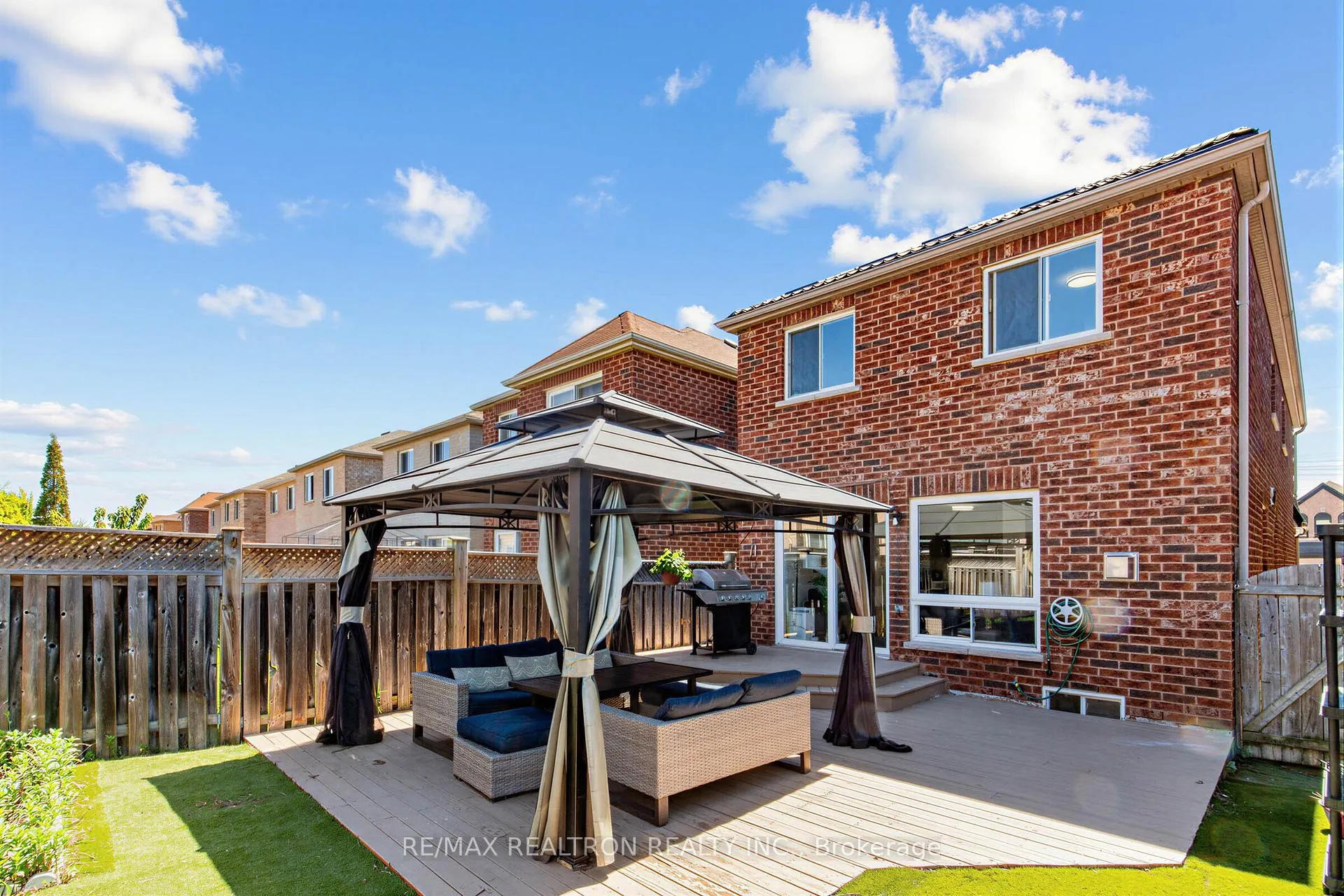 Photo 33 of 664 Sunbird Trail, Pickering, Amberlea — HOMEH