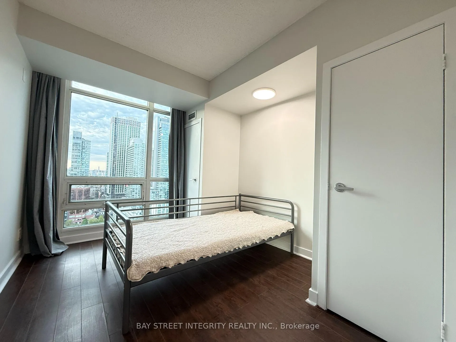Photo 9 of Unit 3003, 381 Front Street, Toronto, Waterfront Communities — HOMEH