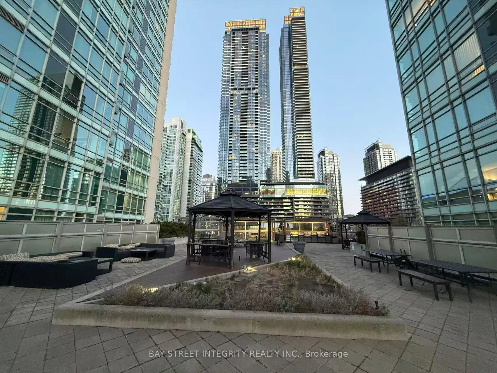 Photo 14 of Unit 3003, 381 Front Street, Toronto, Waterfront Communities — HOMEH