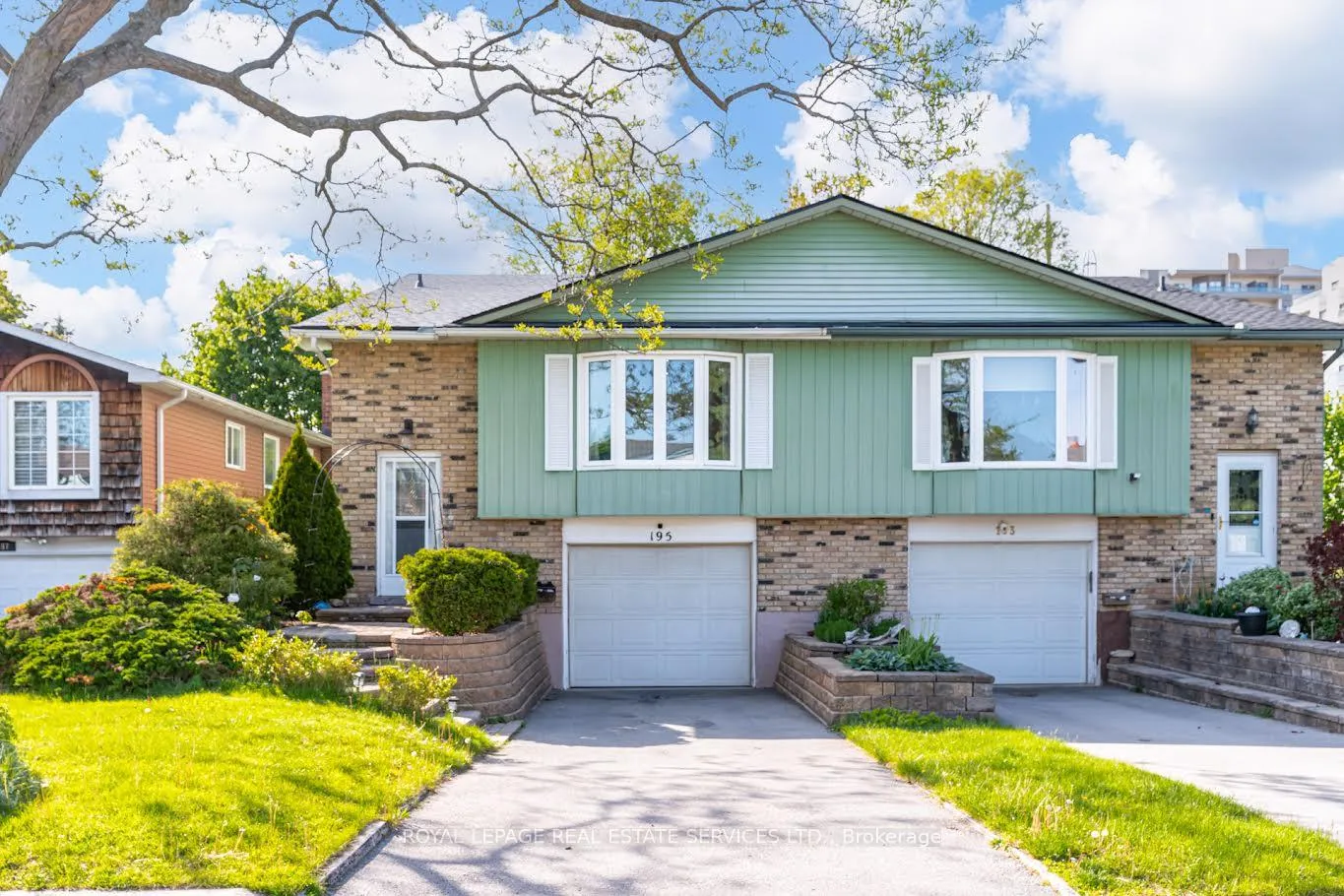 Photo 2 of 195 Cullum Court, Burlington, Bayview — HOMEH