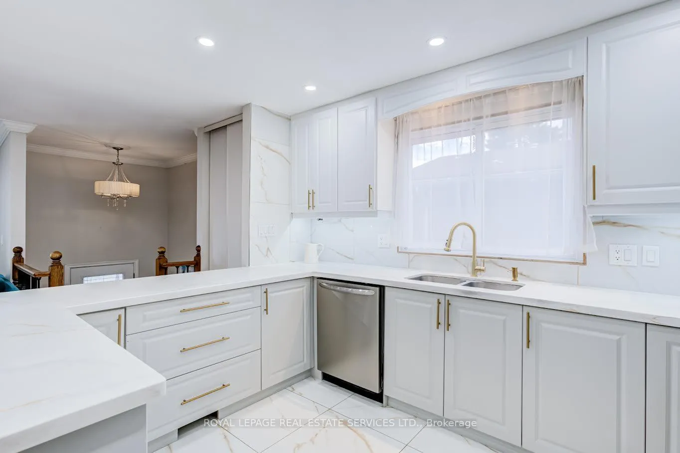 Photo 8 of 195 Cullum Court, Burlington, Bayview — HOMEH
