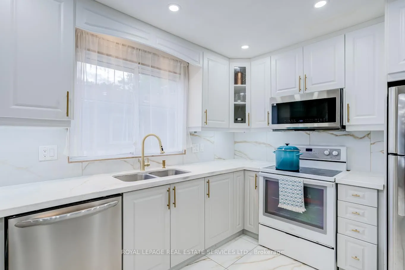 Photo 9 of 195 Cullum Court, Burlington, Bayview — HOMEH