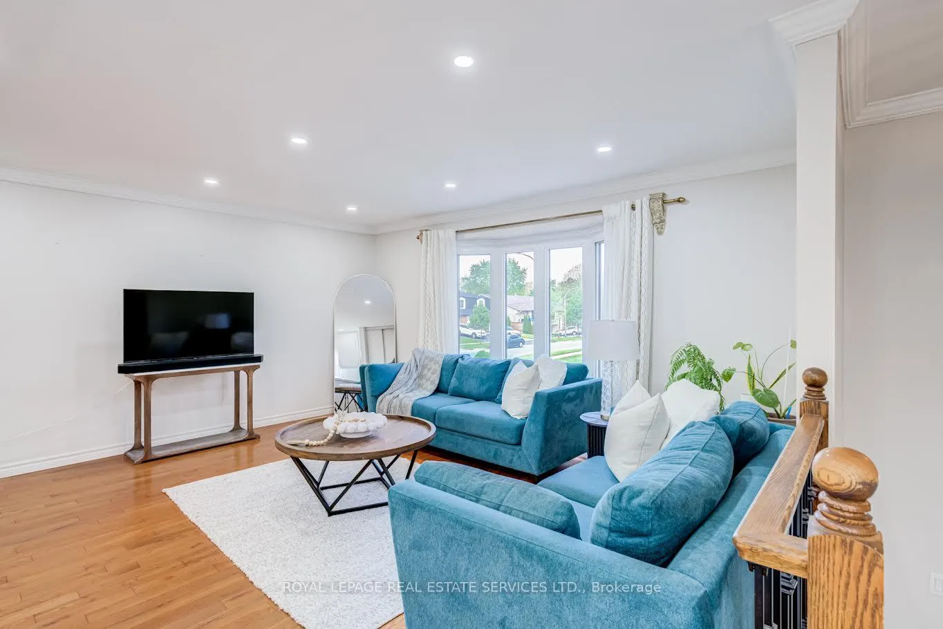 Photo 11 of 195 Cullum Court, Burlington, Bayview — HOMEH