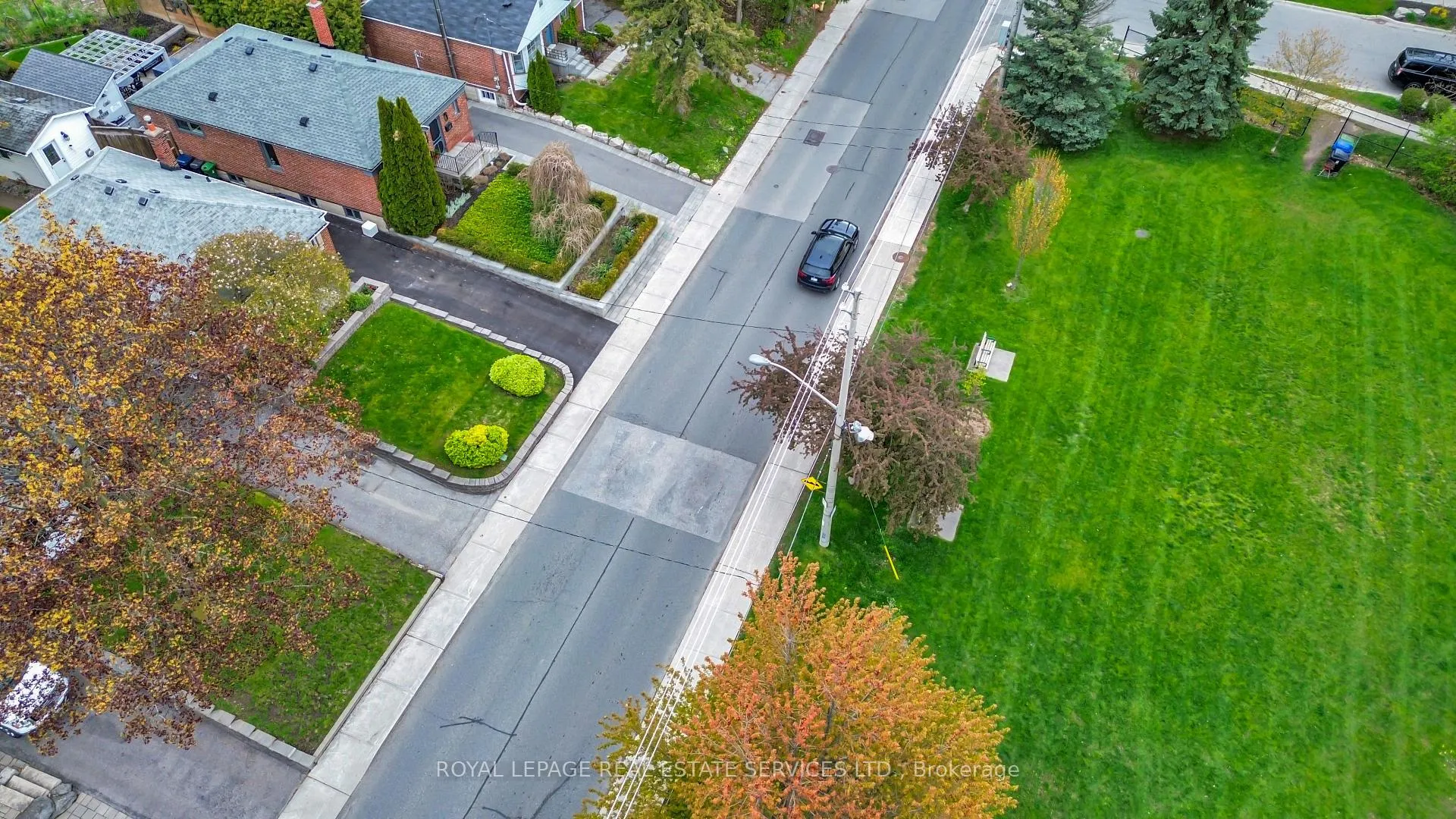 Photo 6 of 64 Nesbitt Drive, Toronto, Leaside — HOMEH