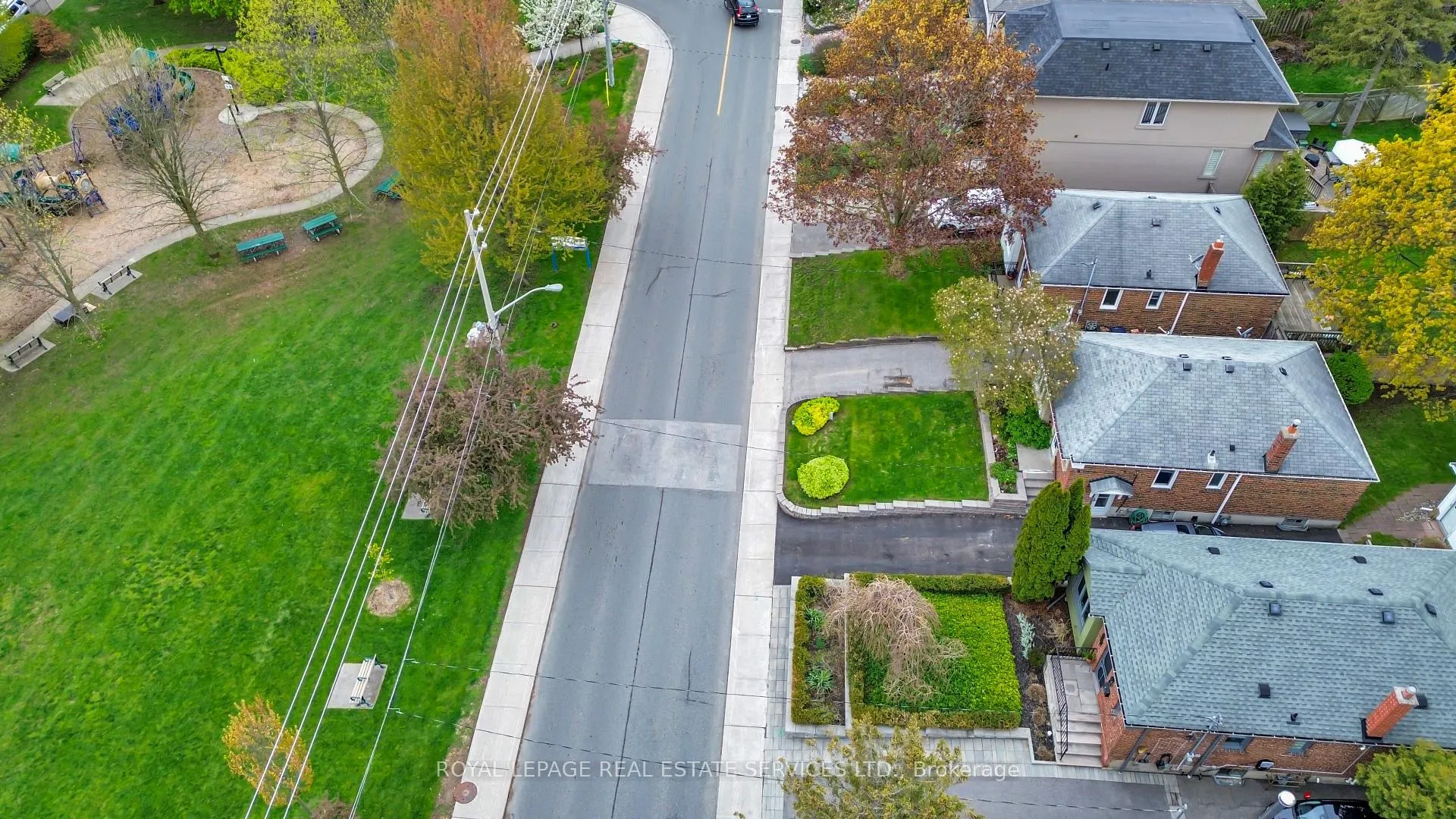 Photo 7 of 64 Nesbitt Drive, Toronto, Leaside — HOMEH