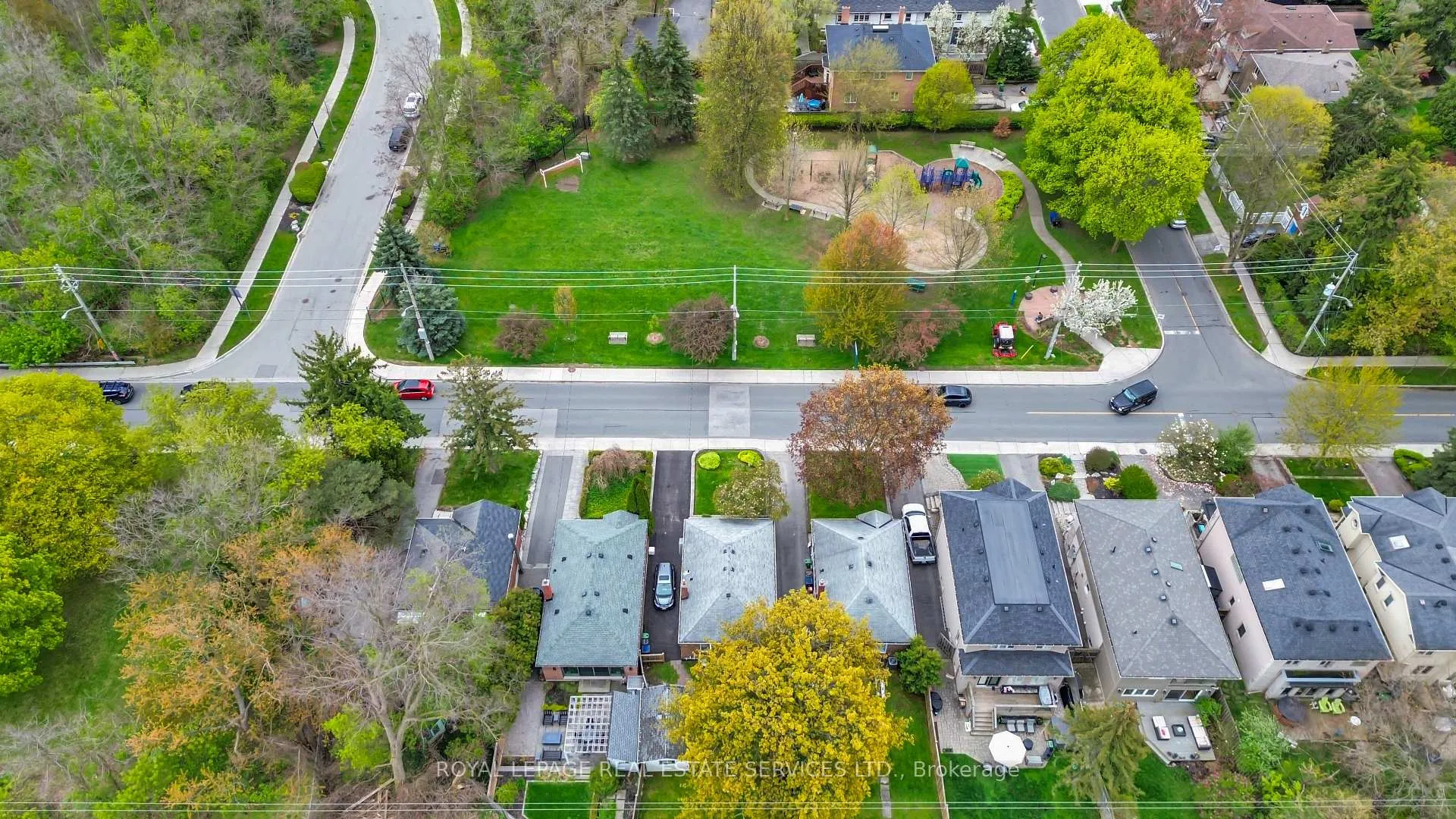 Photo 9 of 64 Nesbitt Drive, Toronto, Leaside — HOMEH