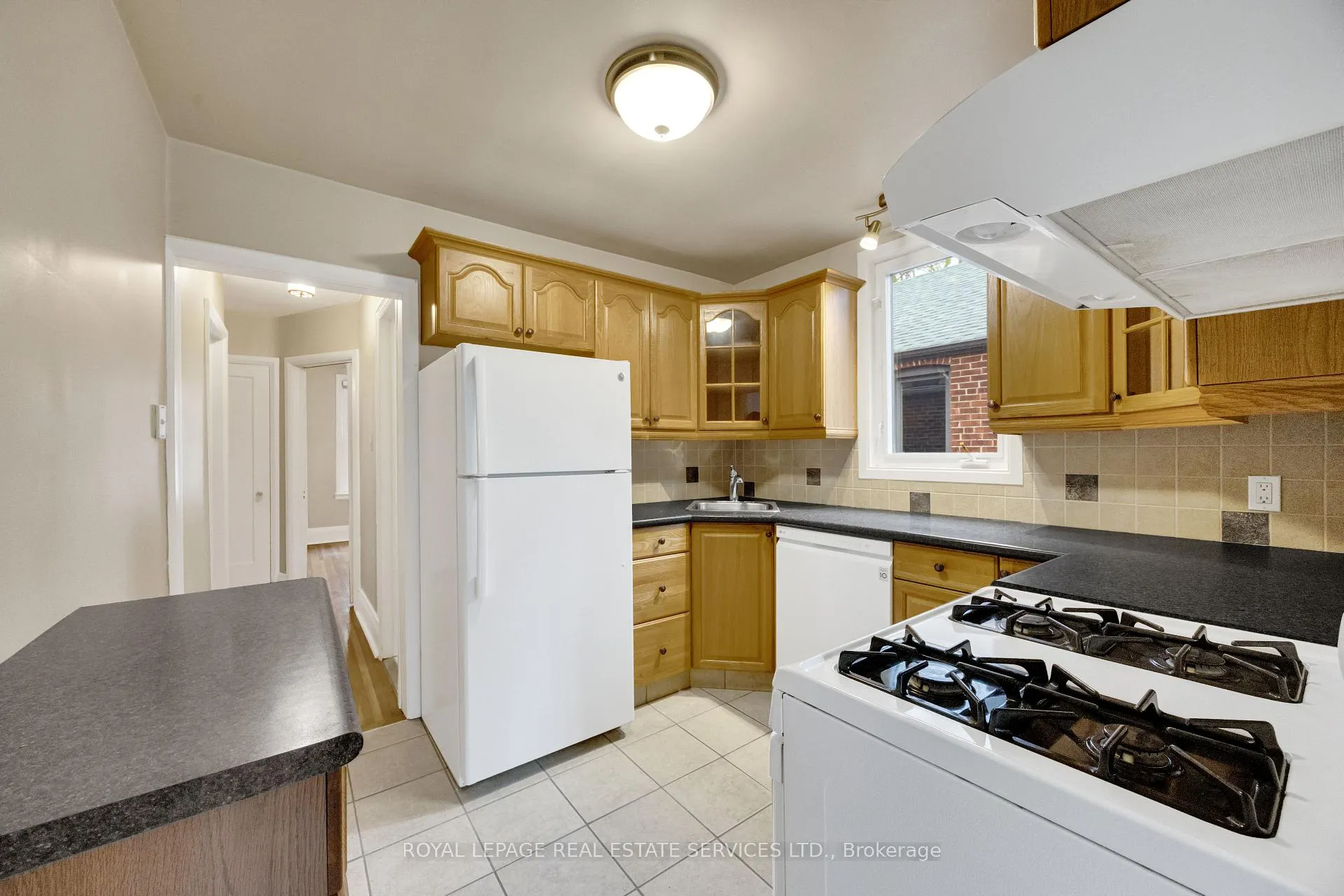 Photo 24 of 64 Nesbitt Drive, Toronto, Leaside — HOMEH