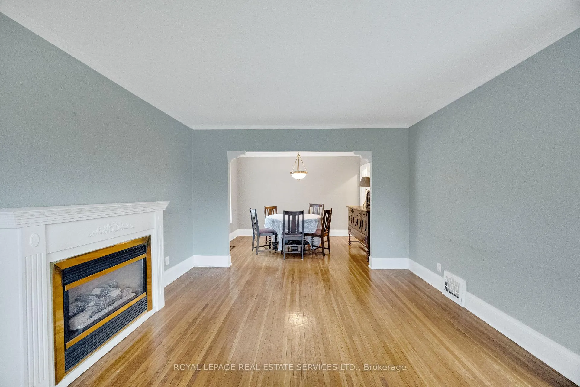 Photo 32 of 64 Nesbitt Drive, Toronto, Leaside — HOMEH