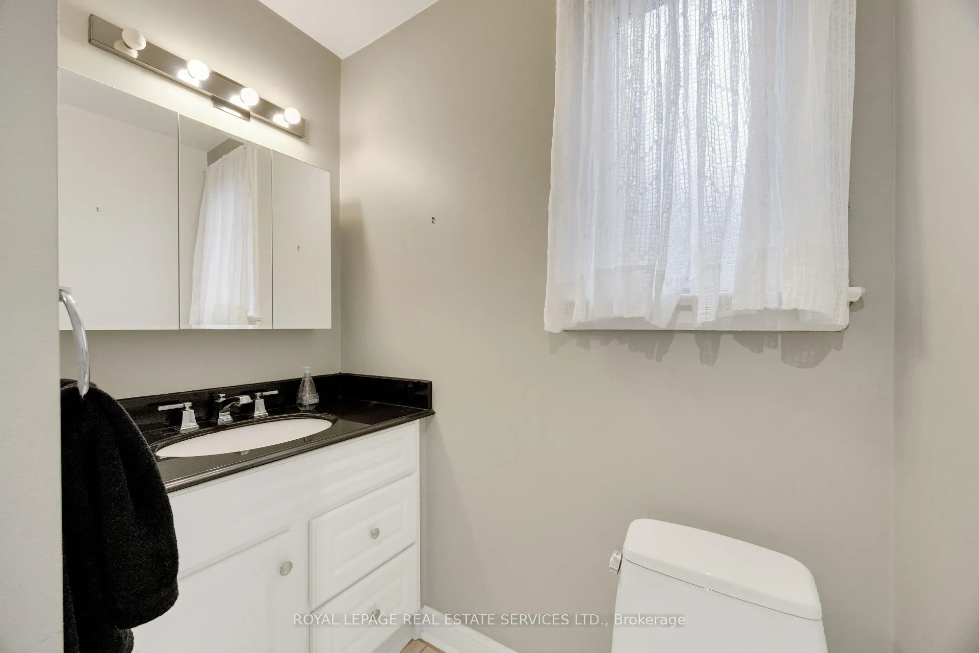 Photo 36 of 64 Nesbitt Drive, Toronto, Leaside — HOMEH