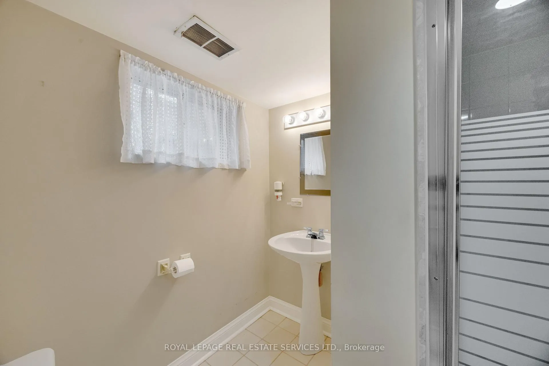 Photo 54 of 64 Nesbitt Drive, Toronto, Leaside — HOMEH