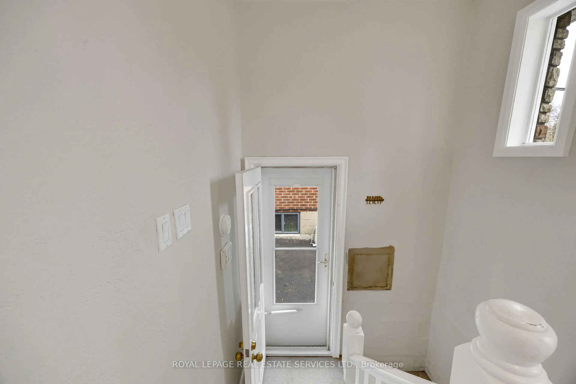 Photo 15 of 64 Nesbitt Drive, Toronto, Leaside — HOMEH